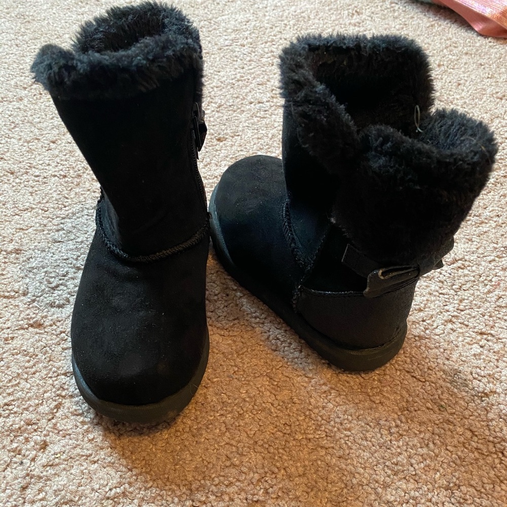 Faux fur boots